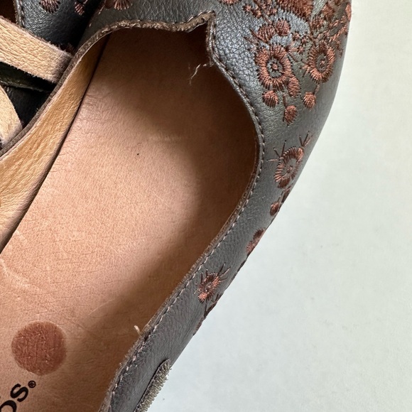 Taos Floral Embroidered Mary Jane Shoes In Dark Brown - Picture 6 of 7